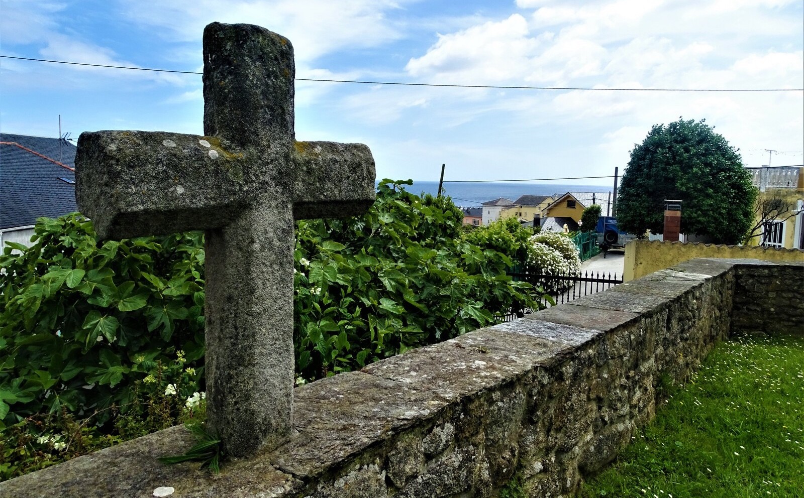 Los propietarios del cementerio de Burela piden al Ayuntamiento que se haga cargo de él