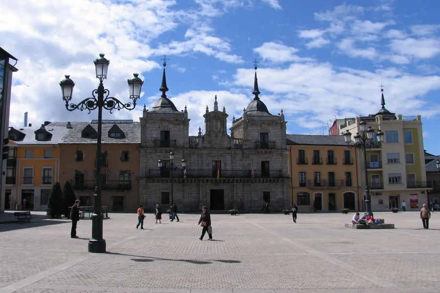 Los socialistas exige al alcalde de Ponferrada el pago por los terrenos del cementerio de Fuentesnuevas