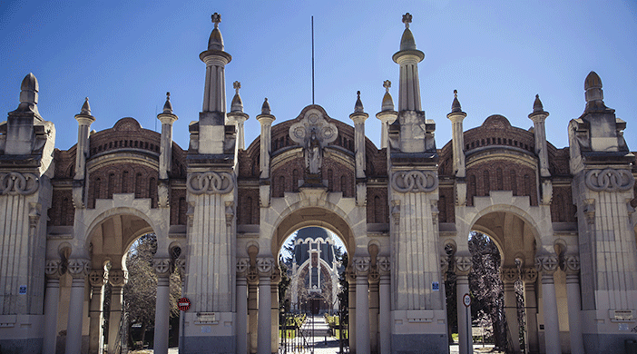 Conocer los cementerios de Madrid, donde se encuentra el más grande de Europa, Nuestra Señora de La Almudena