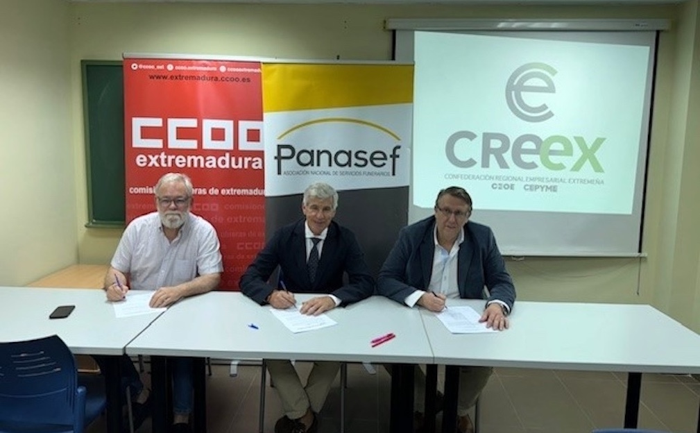Firman el primer Convenio Regional de Empresas de Servicios Funerarios de Extremadura