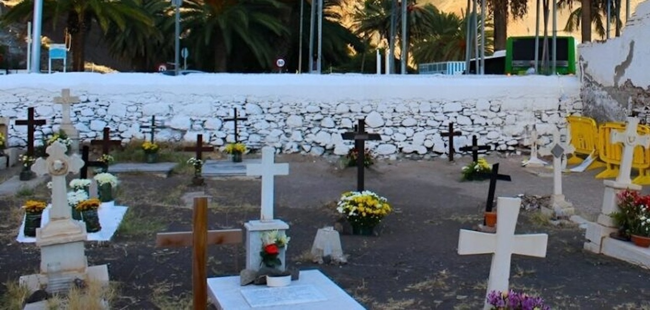 Los vecinos de San Andrés ven muy próxima la restauración del cementerio de Traslarena