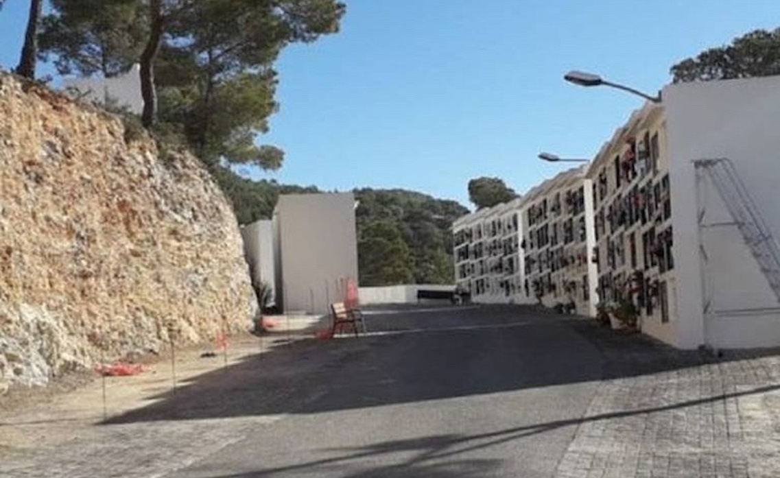 El Ayuntamiento de Ibiza exhuma los restos de un difunto aunque la familia había pagado el alquiler del nicho