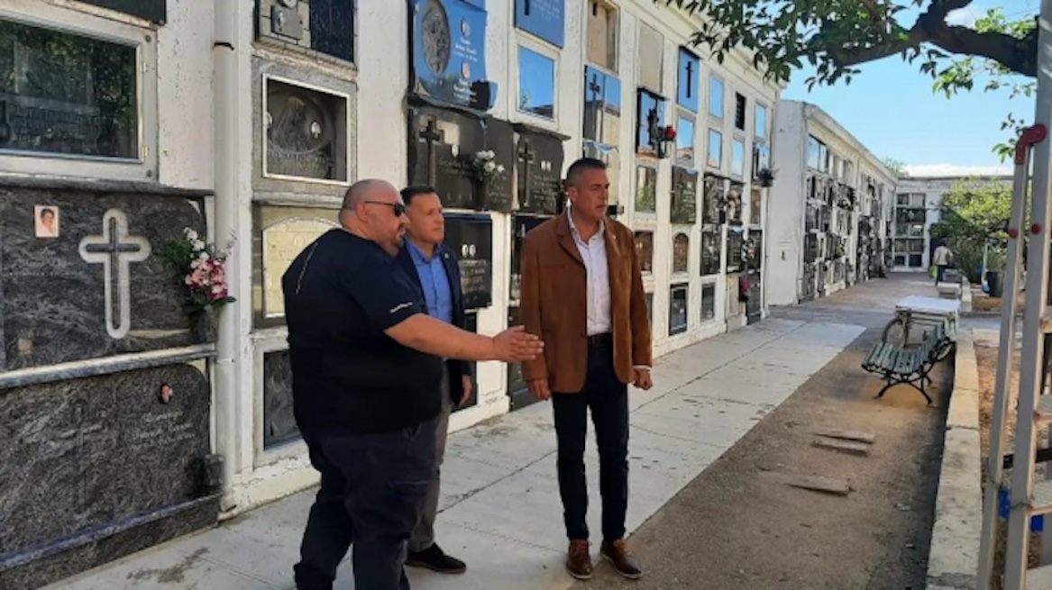 Adjudican la pavimentación de calles e impermeabilización de cubiertas en el cementerio de Burrina