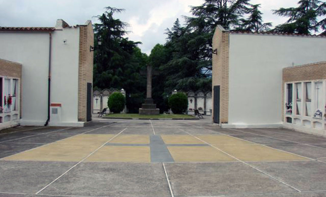 Olot ha implementado mejoras en su cementerio y ahora trabaja para instalar nuevos columbarios