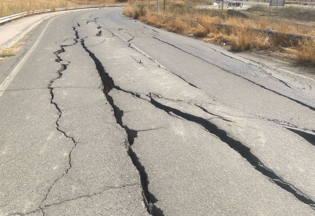 Los socialistas insisten en la necesidad de reparar la carretera de acceso al cementerio de La Fuensanta