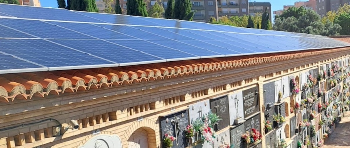 Finaliza la instalación de placas solares en el cementerio de Campanar a falta de conectar a la red eléctrica