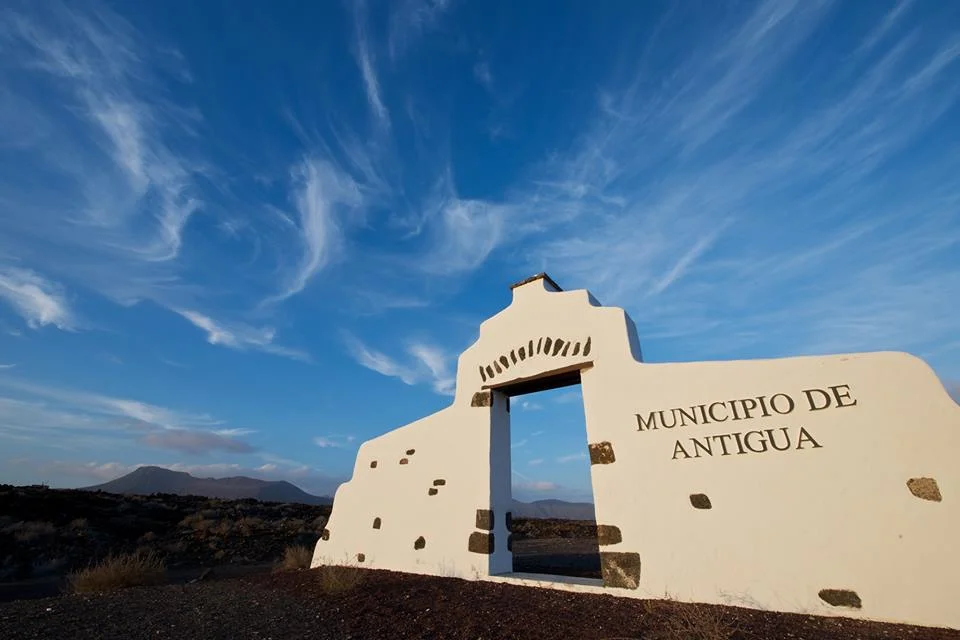 La licitación de nuevos nichos y mejoras en el cementerio de Antigua aumenta a 730.000 euros