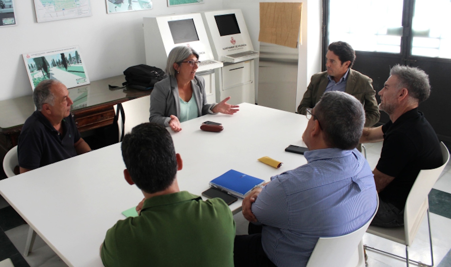 Reunión de las concejalías de Cementerio de Valencia y Ontinyent para tratar temas organizativos y normativos