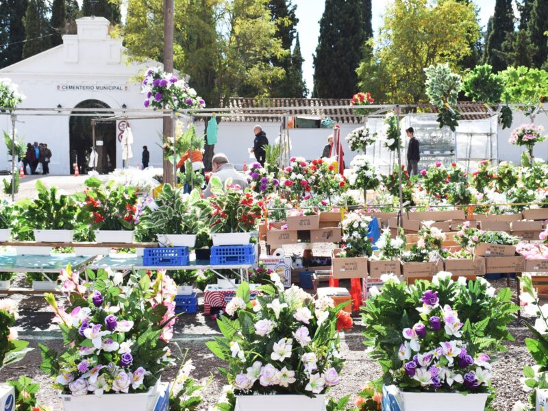 Abren el plazo de solicitud de puestos de venta de flores y velas en el cementerio de Puertollano