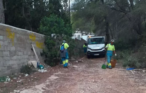 Retiran más de 600 kilos de basura del Cementerio Nuevo de Ibiza