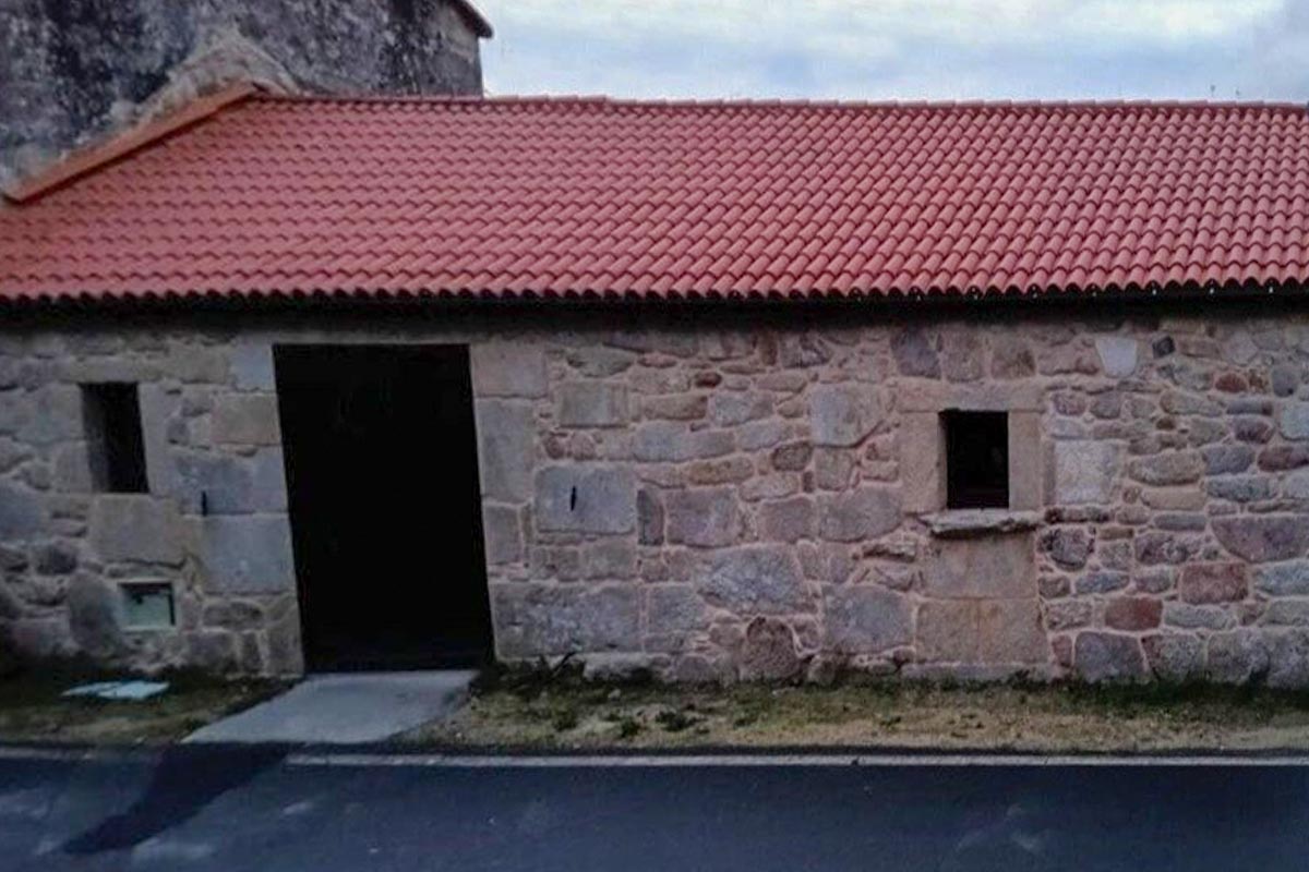 Piñor restaura el edificio que albergará el primer centro dedicado al ataúd en España